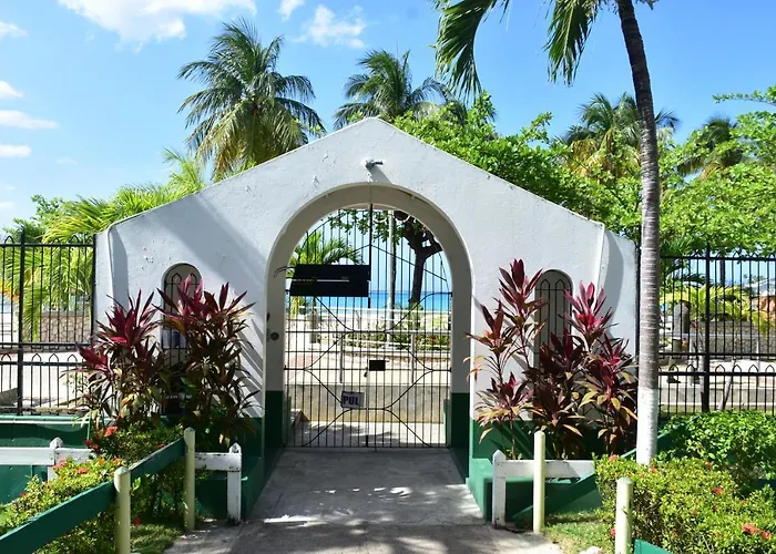 Czar's Sanctuary- B4 At Sandcastle